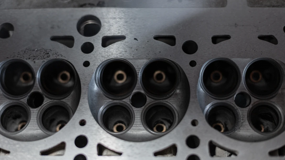 Yamaha YZ125 Cylinder Head: Two-Stroke Design, Model Year Fitment & Aftermarket Sourcing Guide